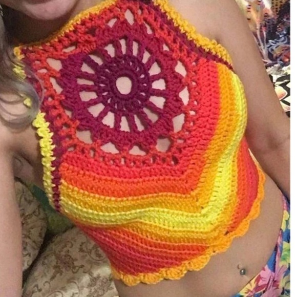 Retro Crochet Halter Top - Picture 3 of 6